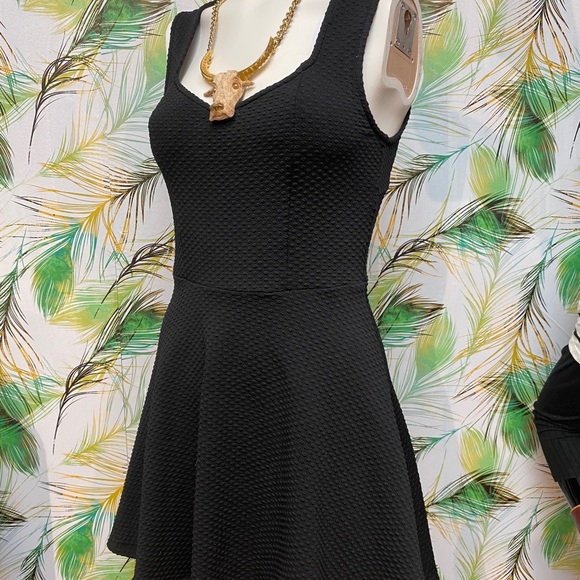 Summer Dress w/back cut off A-Line mini - Picture 3 of 8